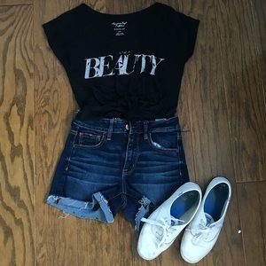 Textured graphic tee